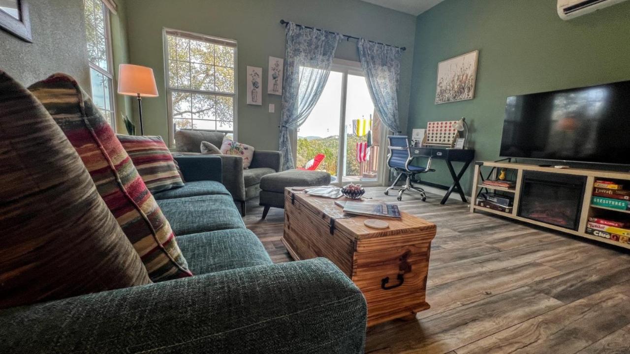 Hill Country Highland'S Bluebonnet Cottage Marble Falls Bagian luar foto