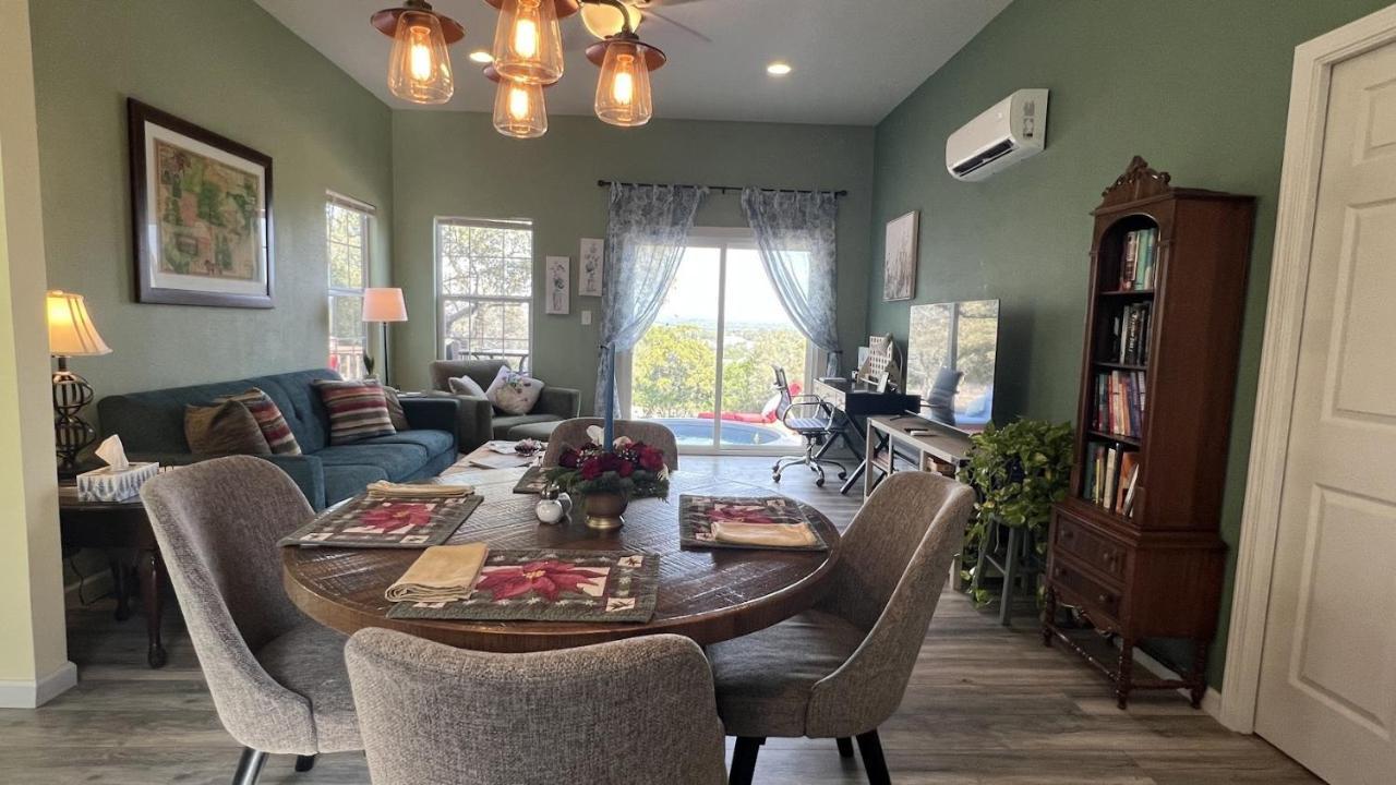 Hill Country Highland'S Bluebonnet Cottage Marble Falls Bagian luar foto