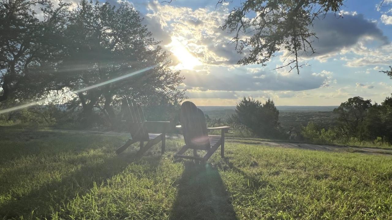 Hill Country Highland'S Bluebonnet Cottage Marble Falls Bagian luar foto