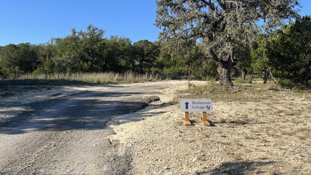 Hill Country Highland'S Bluebonnet Cottage Marble Falls Bagian luar foto