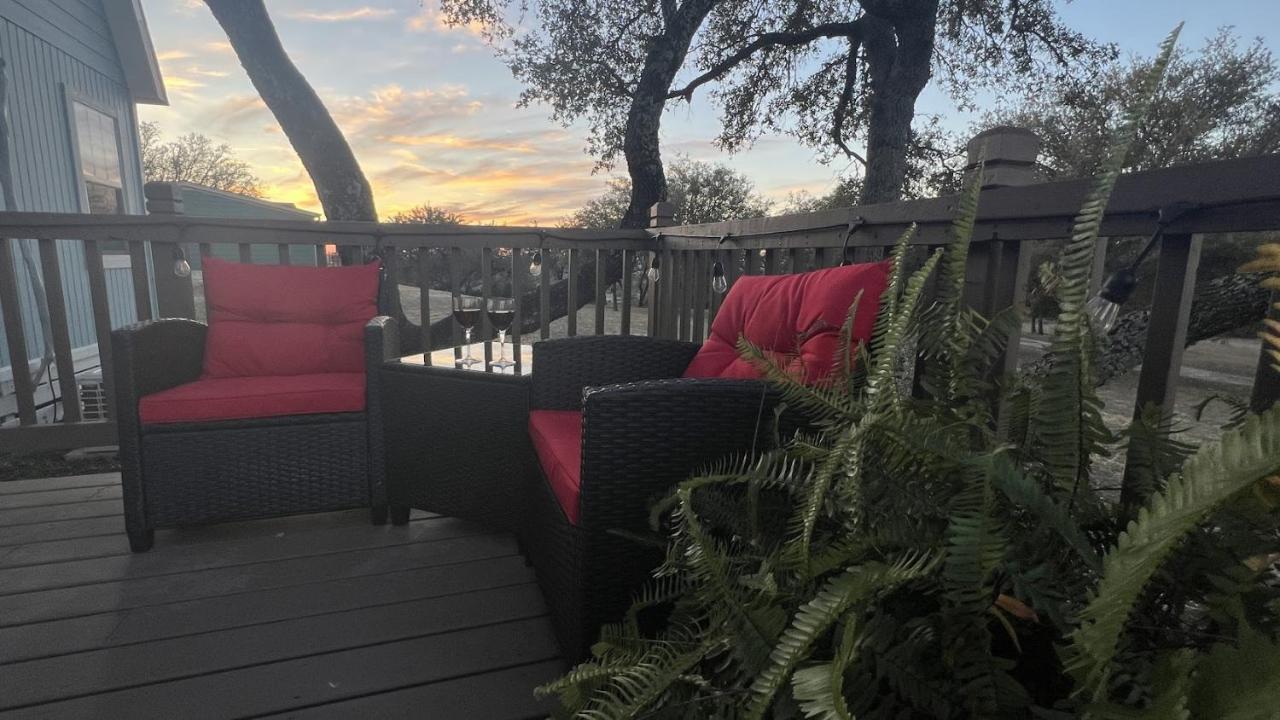 Hill Country Highland'S Bluebonnet Cottage Marble Falls Bagian luar foto